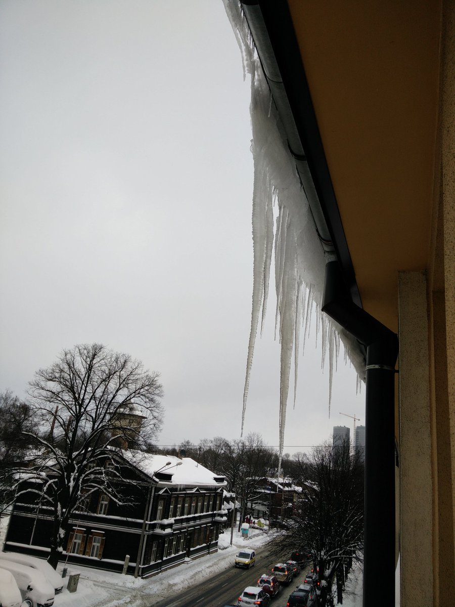 Dārgie gājēji, esiet uzmanīgi! Šī šausmas Kalnciema ielā!