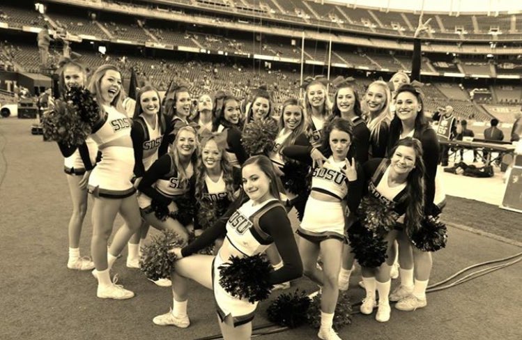 jennaaaschrammm's tweet image. Never been more excited for College Nationals with my family💪🏼❤️☝🏽🏆 #howbaddoyouwantit #diyf #oneteamtworings