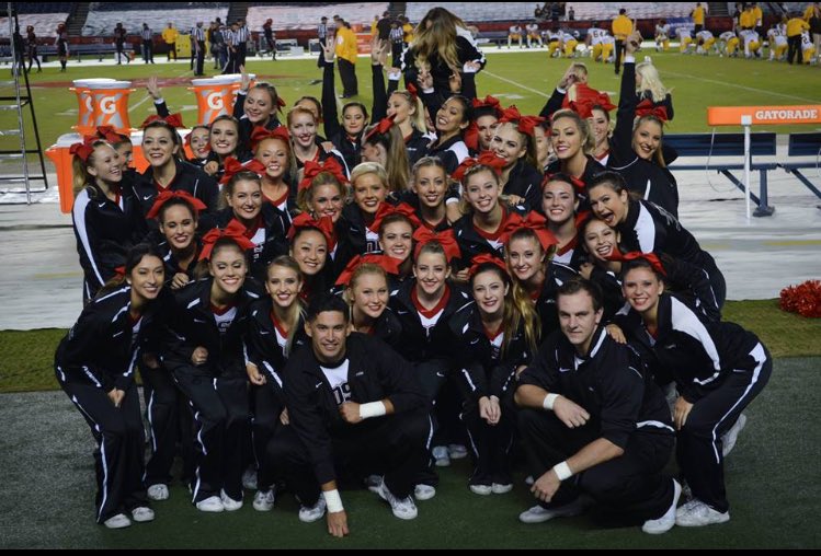 jennaaaschrammm's tweet image. Never been more excited for College Nationals with my family💪🏼❤️☝🏽🏆 #howbaddoyouwantit #diyf #oneteamtworings