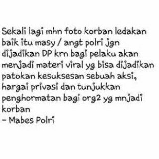 negativisme's tweet photo. Nih buat para jemaah path, twitter, BBM FB, dll, jangan pada bego ya! "@rizqi_1892: @negativisme #PrayForJakarta https://t.co/IIclTeWgef"