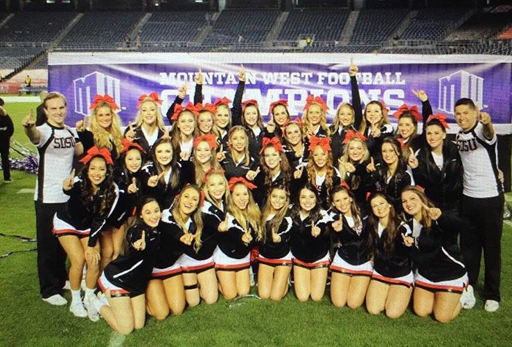 jennaaaschrammm's tweet image. Never been more excited for College Nationals with my family💪🏼❤️☝🏽🏆 #howbaddoyouwantit #diyf #oneteamtworings