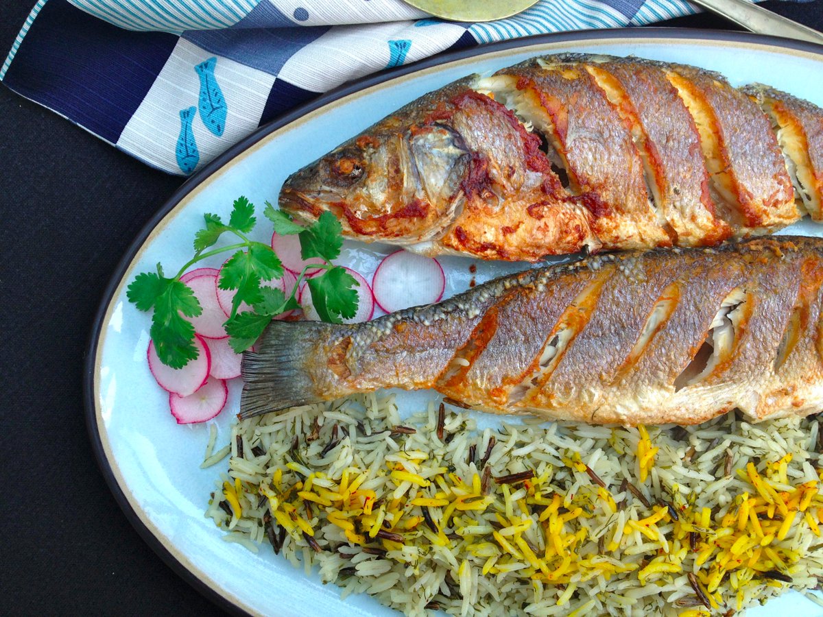 MaryamSinaiee's tweet photo. Panfried #seabass w/ buttered Persian #greenrice (coriander, parsley, dill, garlic greens, hint of fenugreek) https://t.co/SXG2IuirHE