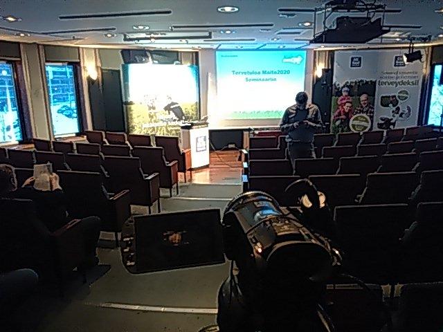 VirtanenOskari's tweet photo. Tänään videoidaan Maito2020 seminaari Vuokatissa. Asiaa karjatilallisille #sadostamittaa #maito2020 https://t.co/qpO0ISJSJI