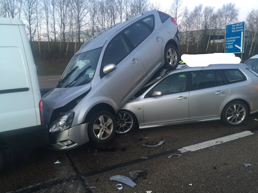 HantsPolRoads tweet picture
