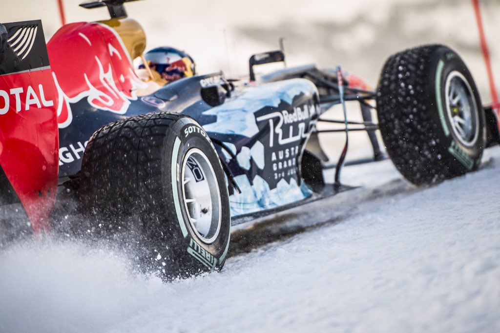 RB7 <a href="/redbullracing/">Oracle Red Bull Racing</a> + <a href="/Max33Verstappen/">Max Verstappen</a> + <a href="/redbullAustria/">Red Bull Austria</a>: a great #F1 cocktail on ice! #AustrianGP #RedBullFamily 🍹❄️