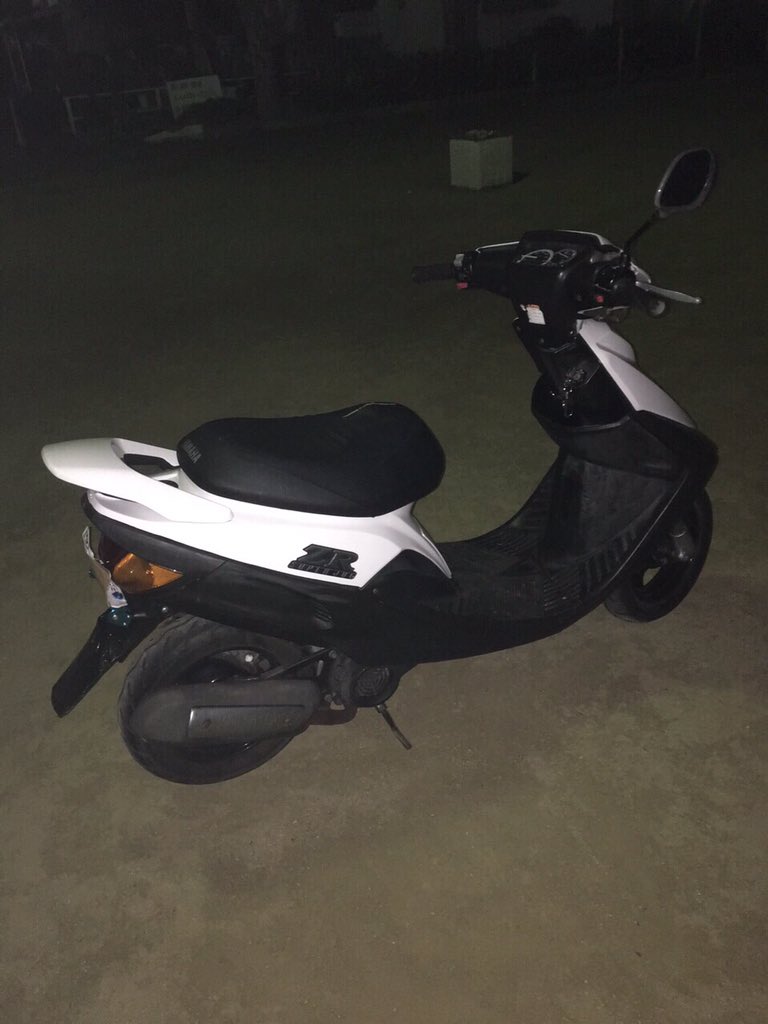 tomoki1235238's tweet photo. スーパージョグZR売ります！

不具合なしです。状態いいです
外装新品です
値段は交渉です
気になった方連絡下さい
RTお願いします🙏 https://t.co/WIBZel7bfM