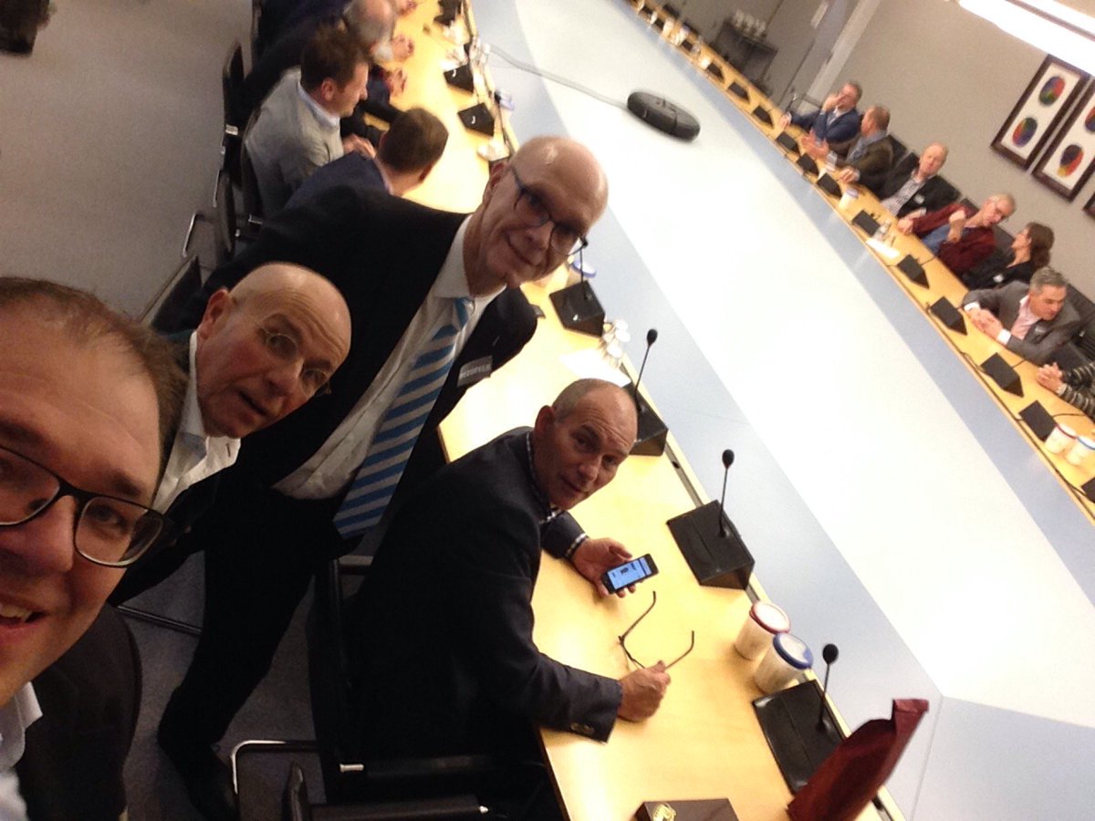 Hans van Schie tweet media