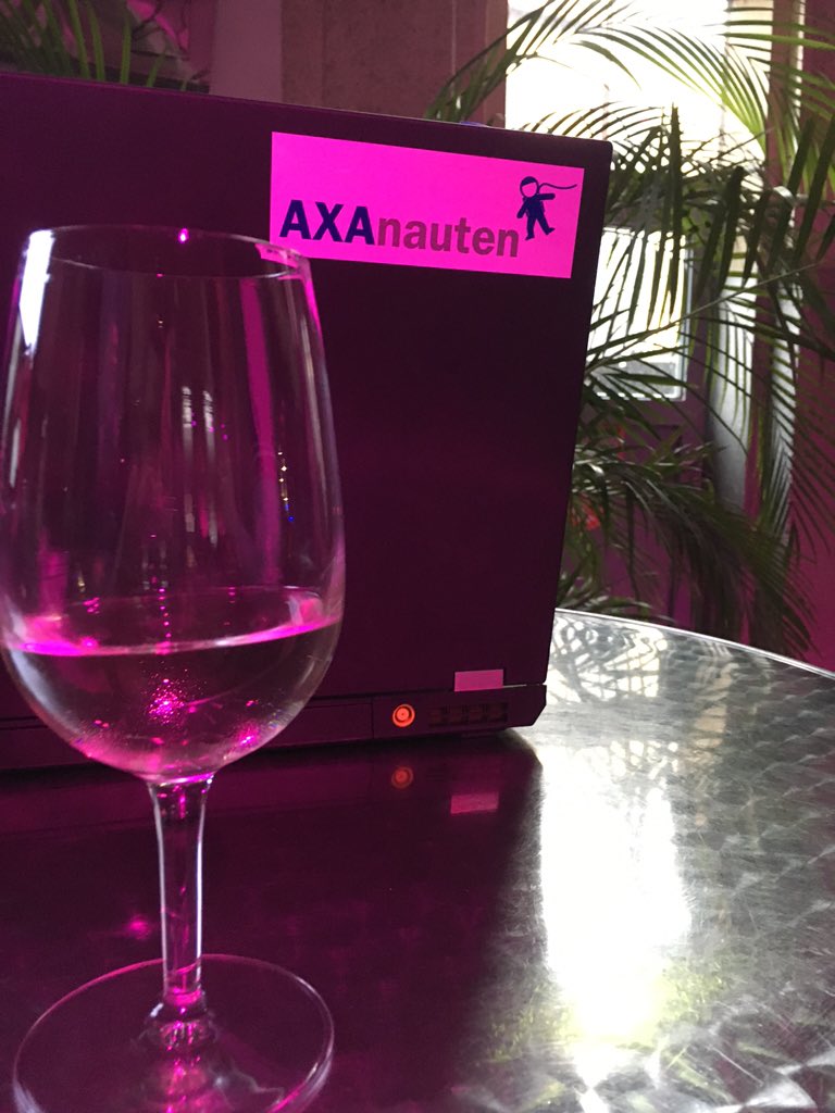 #axazg Warm up mit den AXAnauten @CBienentreu <a href="/Nat_Bet/">Nathalie Betschmann</a> <a href="/wunen/">Julia Wunsch</a> @