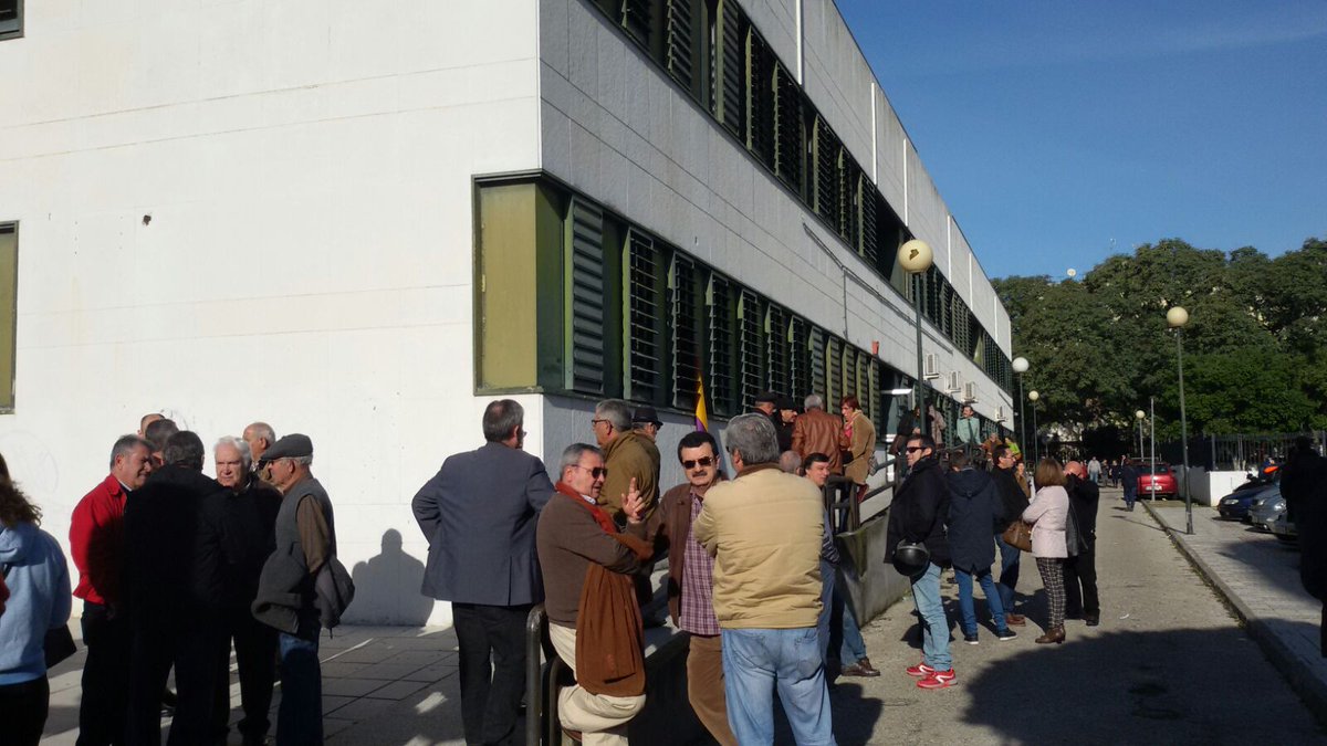 iutrebujena's tweet photo. Apoyando a la compañera @AnaFdeCo 
#YoTambiensoyAnaFernandez https://t.co/TDIhVvJ8cx