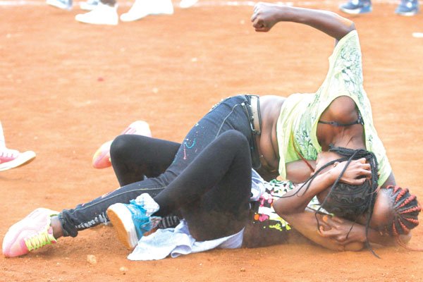 PEOPLE DAILY on X: "Two beauties engaged in a vicious fight in the name of  securing a place in the heart of Kenyan Premier League star.  https://t.co/1ed79E0Krr" / X