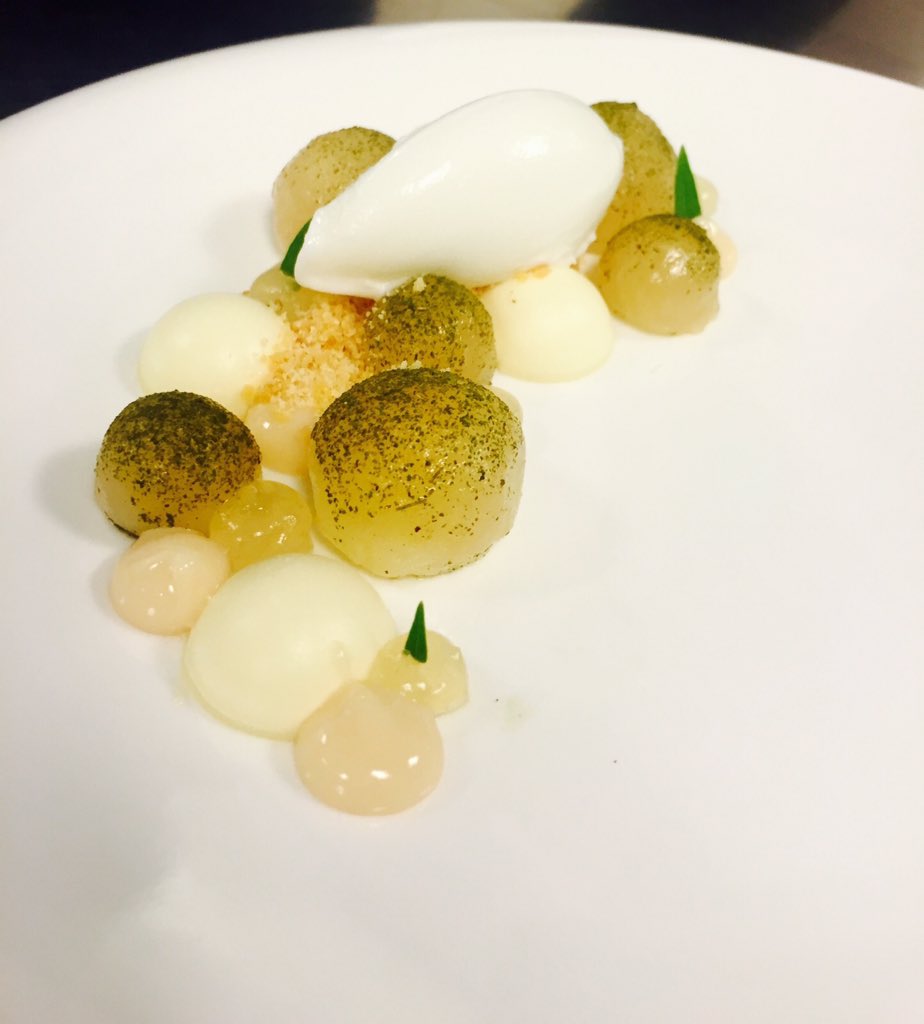 jaspergronert's tweet image. New dessert @Rest_Karel_V Doyenne de comice, Sicillian lemonade, lemon verbena and goat milk #fevertree #utrecht
