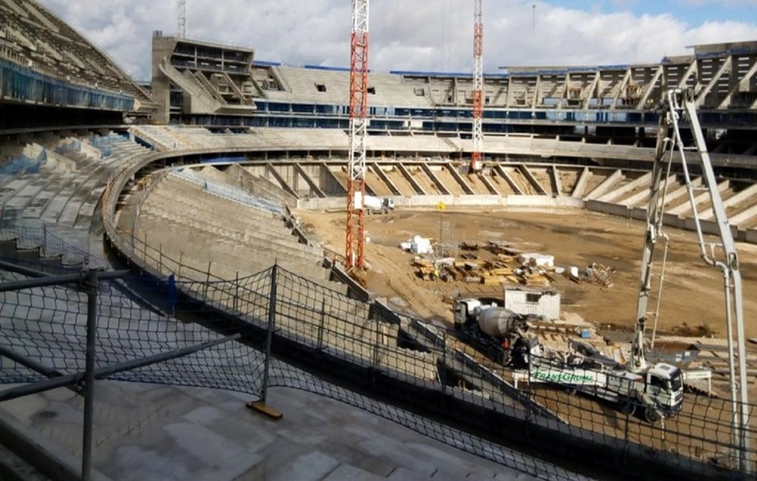 Nuevo Estadio del Atlético de Madrid: Evolución - Página 64 CYrOkgSWAAA_qvS