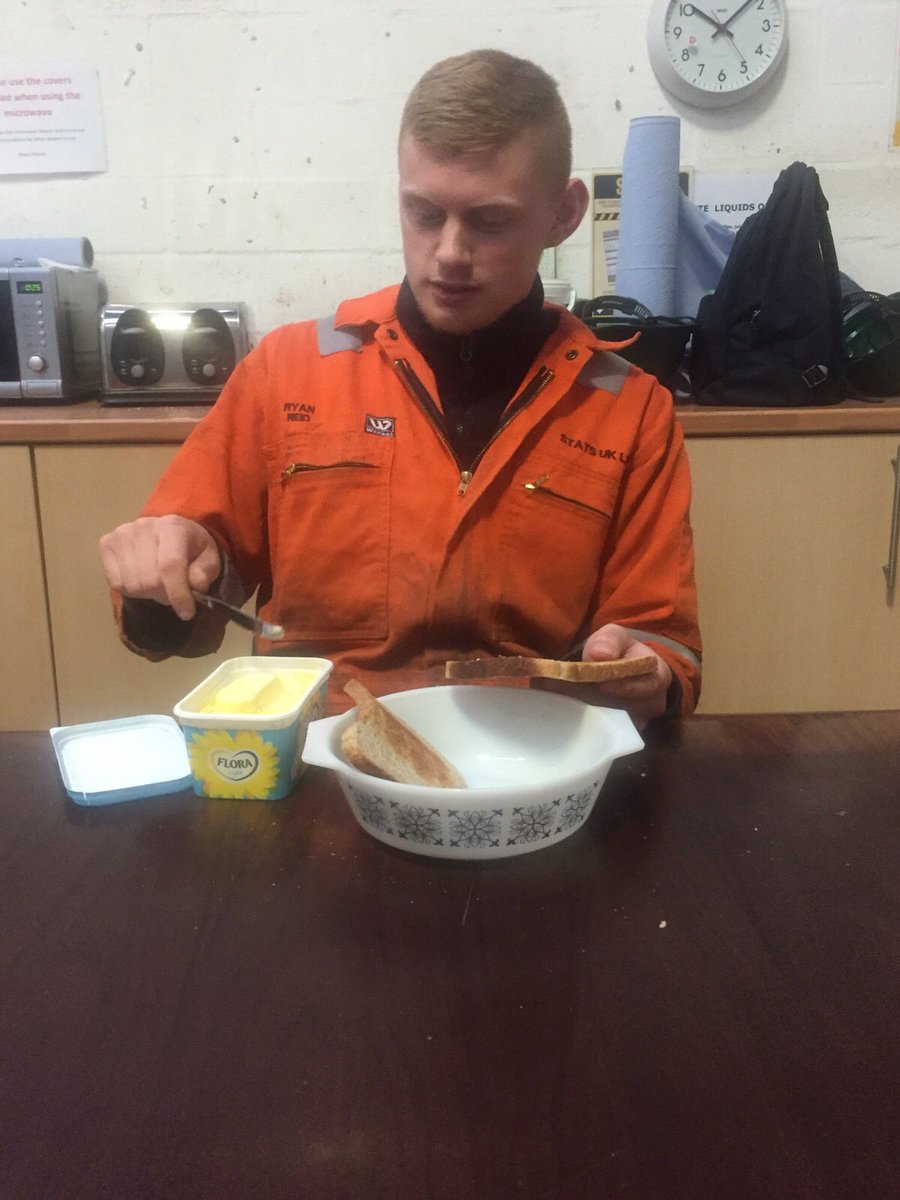 RWG_14's tweet photo. "There's no plates" https://t.co/JgGwj6c5m1