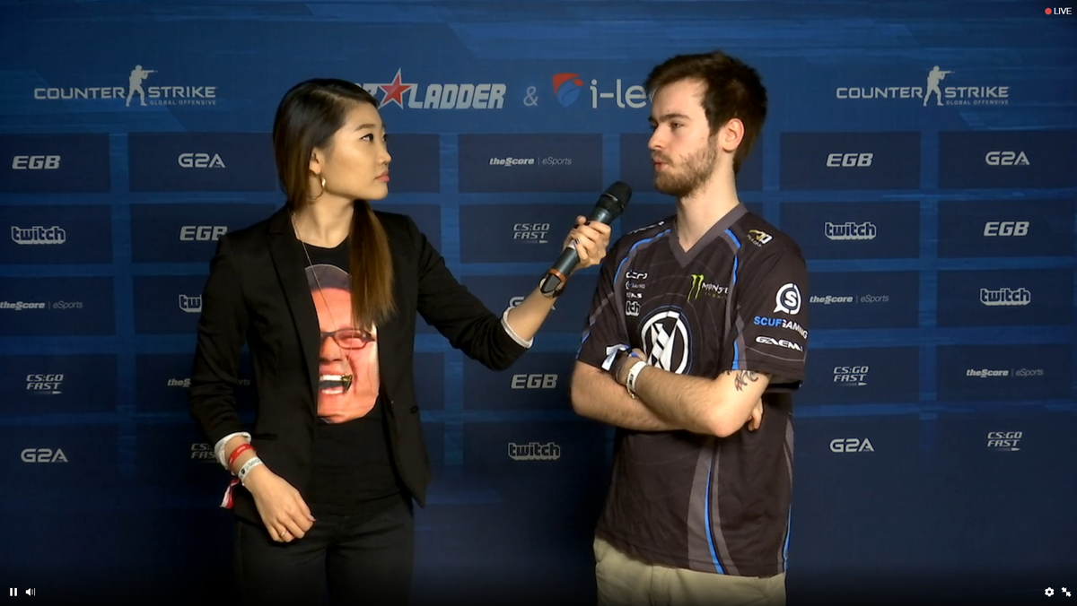 Dat t-shirt though .... @smixity