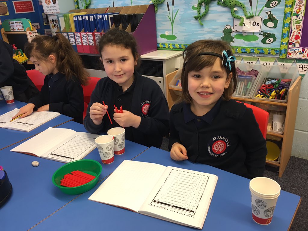 STAClassY6's tweet photo. We are v busy in Y2 dividing by sharing equally in Maths #doingdivision https://t.co/ukfARAxV8G