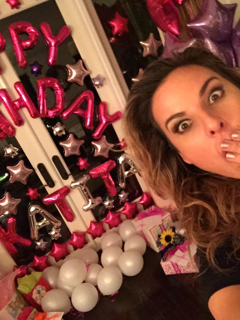 gabirey2385's tweet image. @PrimerImpacto estos son regalos de los #KDCLOVERS No sigan inventando no destruyan a alguien inocente #YoConKate ♥