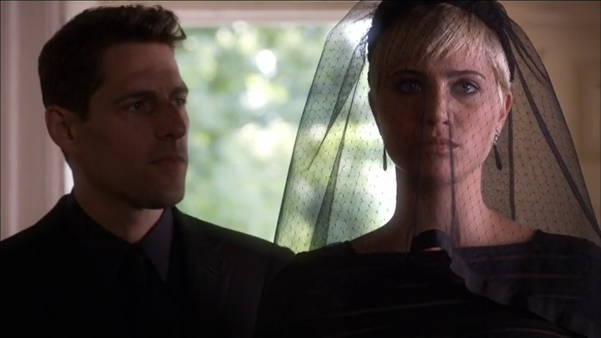 comicalcasey's tweet image. Start twerkin' like Miley, @angeljerianedue 😟 #PLL5YearsForward