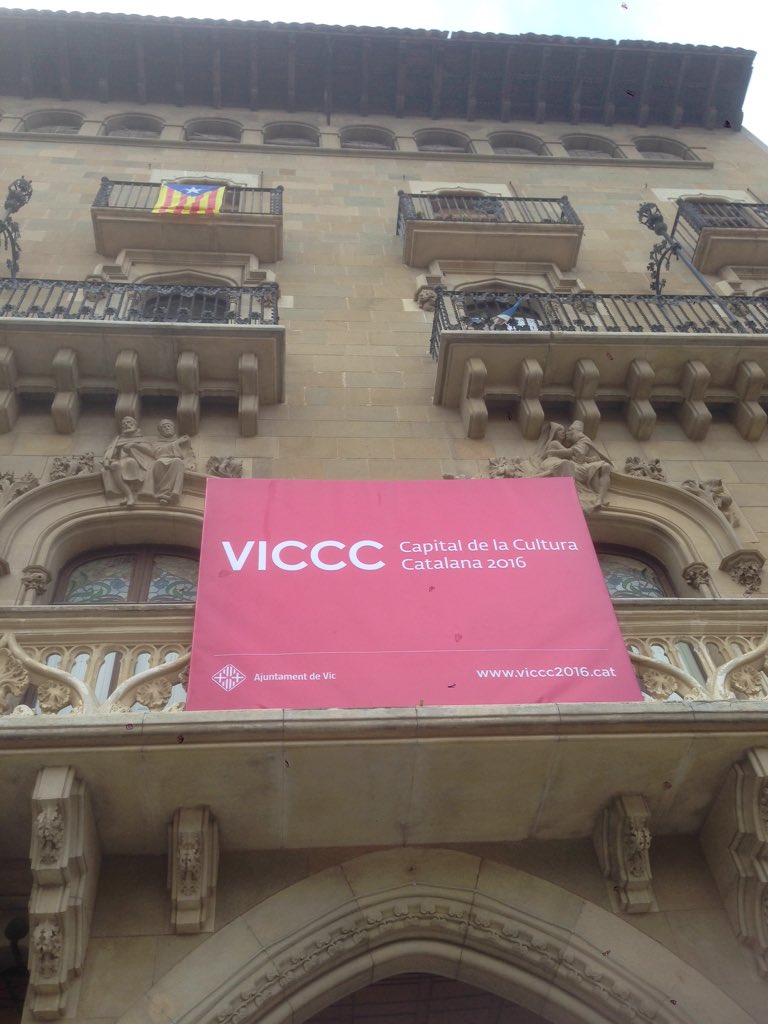 Dissabte comença la capitalitat <a href="/culturacatalana/">Capital Cultura Cat</a> de la ciutat de Vic 2016 <a href="/aj_vic/">Ajuntament de Vic</a> <a href="/VFP2015/">Vilafranca 2015</a> <a href="/CulturaVic/">Cultura Vic</a>