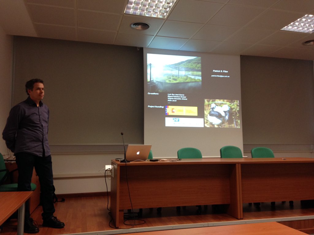 arnaud_badiane's tweet photo. Great talk by Patrick Fitze about coloration in lizards. @BehavEvolLab #ICBiBE https://t.co/XCI7jjI7mU