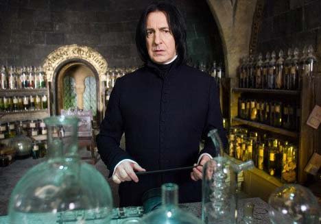 abcnews's tweet photo. Harry Potter star Alan Rickman dies from cancer aged 69 https://t.co/kd1ceZo74J https://t.co/Rtj930WEpZ