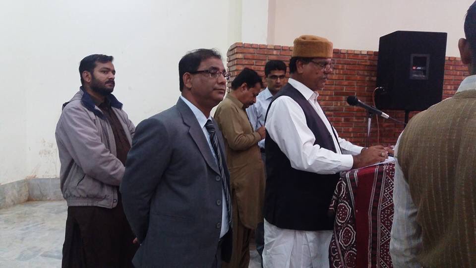 buriroGM's tweet photo. Congratulations Mr. Kashif Shoro &amp; other elected representatives of MC Qasimabad Hyderabad taking Oath #lbpolls2015 https://t.co/NWQLdUOshu