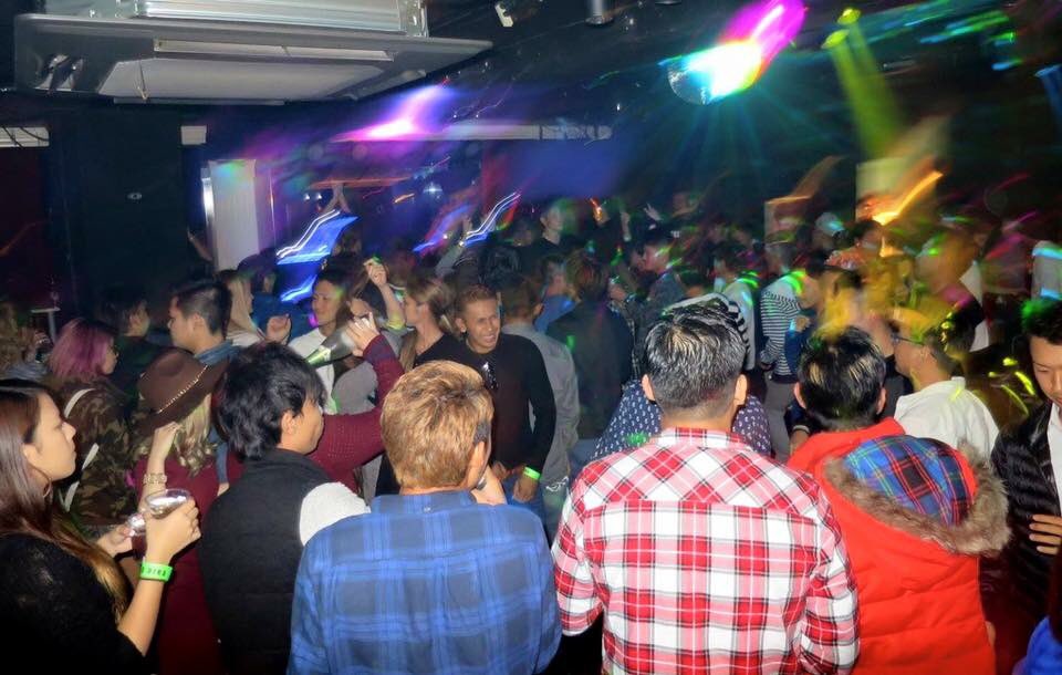 cxp_official's tweet photo. 1.23【土】平塚area
今回はSPECAL GUEST として
吉本興業からカラテカの入江！！
あいのりメンバーのDJ嵐！！
anniversary partyになっております！！そして新成人の男性1000円で女性は無料！！ https://t.co/uNSB0CwwSI