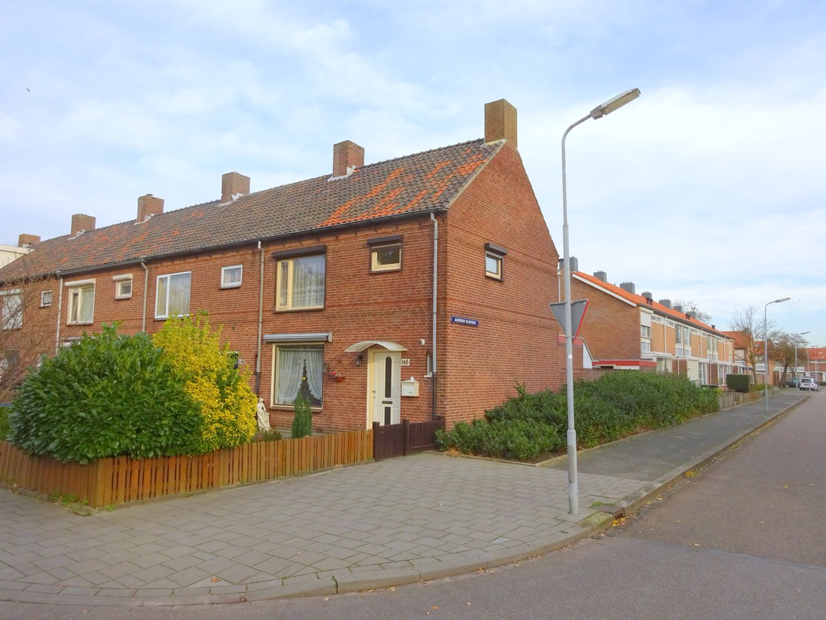 Nieuw #huistekoop: hoekwoning aan #Gestelseweg 148 #DenBosch. Komt voorlopig niet op #Funda. Info via ons kantoor.