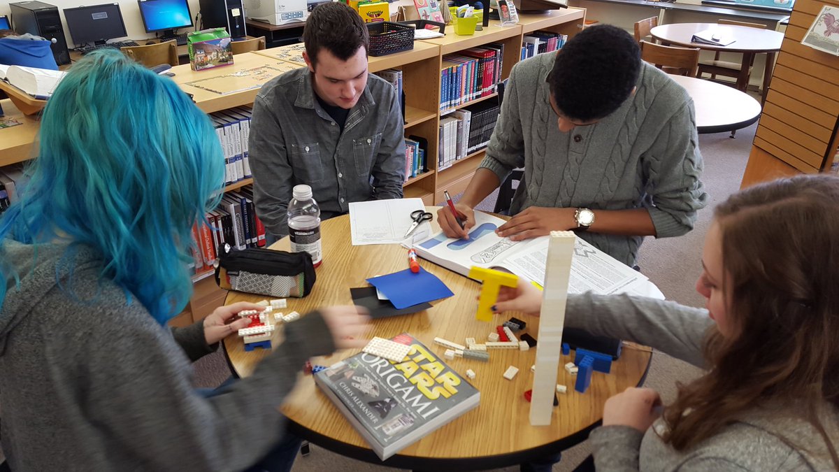 NazHSLibrary's tweet photo. Legos, origami, and sketching, oh my! #makerspace https://t.co/4k1CjKpn7U