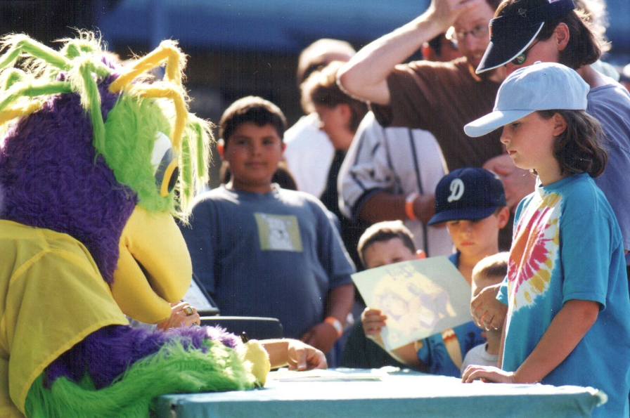 TheBirdZerk's tweet photo. #TBT to BirdZerk! signing autographs to all of his amazing loyal fans! We couldn't do it without you! https://t.co/rr5UestYFG