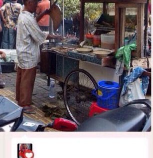 Tukang Sate Jadi Simbol Keberanian Warga Jakarta de.tk/6ZOJnA via <a href="/detikinet/">detikinet</a>