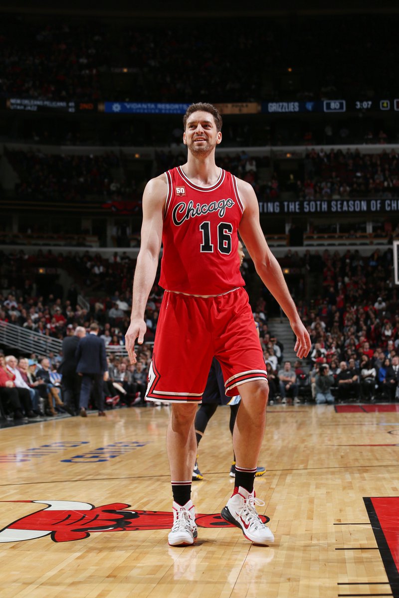 Pau Gasol sigue a las puertas de la titularidad en el <a href="/NBAAllStar/">#NBAAllStar</a> Haz RT para ayudarle a lograrlo #NBAVote <a href="/paugasol/">Pau Gasol</a>