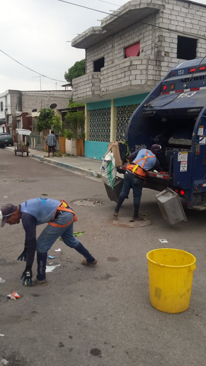 d03fe3734bb44f7's tweet photo. Estos son los groseros con el barrio recolector 153 https://t.co/h6UXR497uv