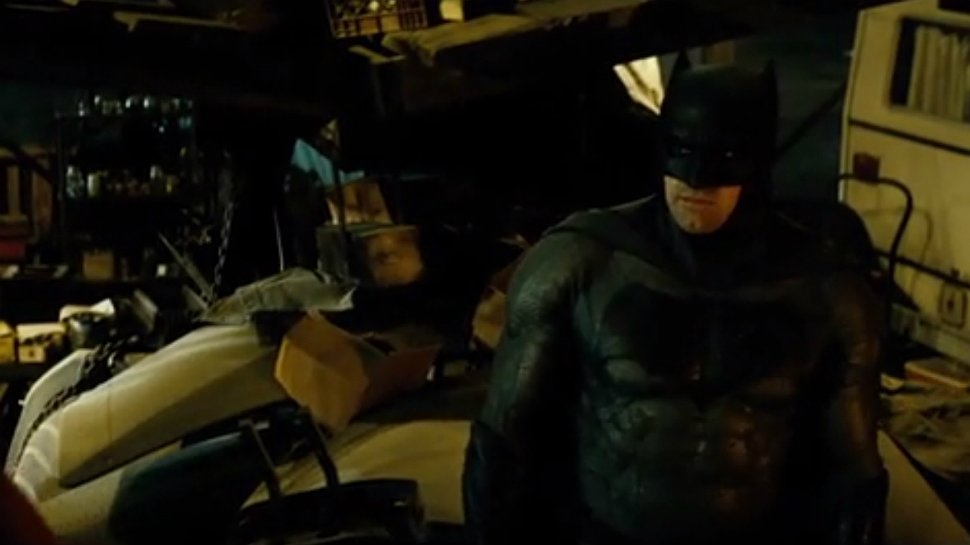 nerdist's tweet image. Bruce and Clark get hostile in a brand new #BatmanVSuperman clip nerdi.st/202CuQV