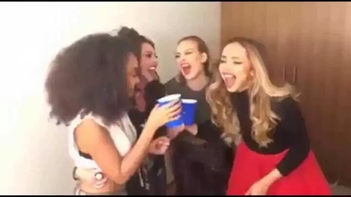 PERRIESOUL's tweet image. "little mix é a primeira girlband desde 2009 a performar no BRITs" #LittleMixBRITs