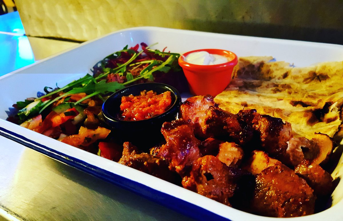 Domsplace199's tweet photo. Believe it or not this is only Β£5 between 12-3 weeekdays.... Come on in and enjoy #claptoners #domsplace #bestwraps https://t.co/ZgIVNqgjbq