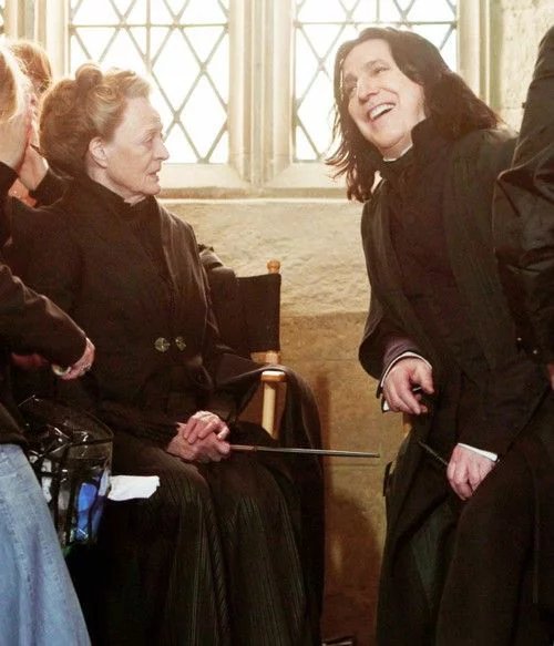 Rosewtty's tweet image. Su sonrisa hizo feliz a todos. Él hizo feliz a todos. Estoy tan agradecida por un ángel como él. #RIPAlanRickman ⚡