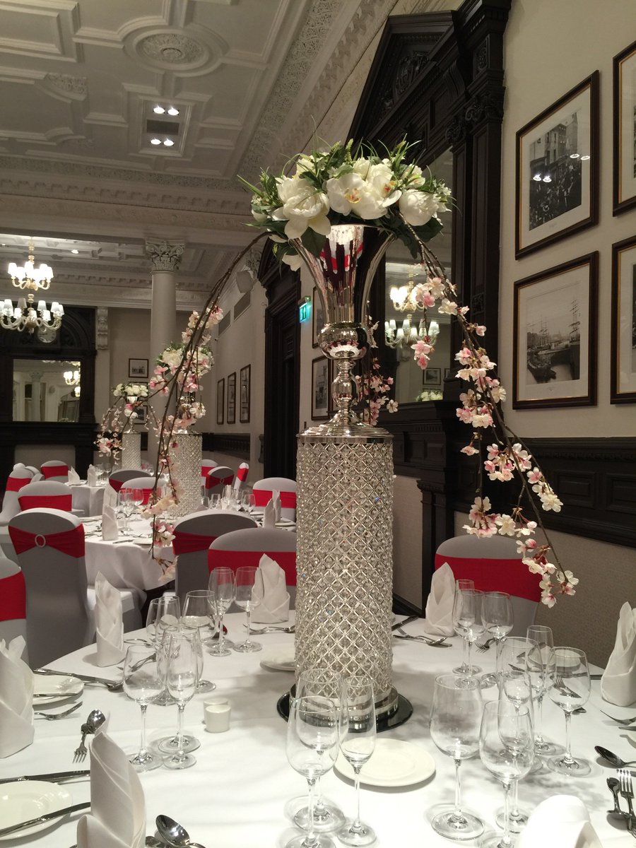 REVENTS2's tweet photo. Dressed room for our partner @DoubleTreeLIV photo shoot looking amazing!! https://t.co/eMkUG7gogV