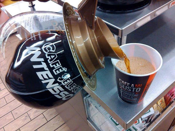 7ElevenMexico's tweet photo. ¡Excelente jueves! Tenemos listo #CafeSelect para que comiences tu día al 100%. https://t.co/7OMFXxhM34