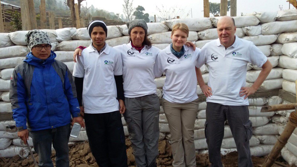 mountain_trust's tweet photo. @mountain_trust &amp; @IslamicHelp #volunteers rebuilding #earthquake hit #schools in #Gorkha #Nepal https://t.co/7EpCt022EO