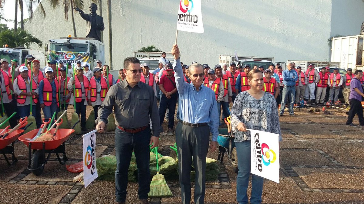 TabascoHOY's tweet image. Ubica @OjoCiudadanoCMC zonas 'rojas' de baches bit.ly/1ORtV7V