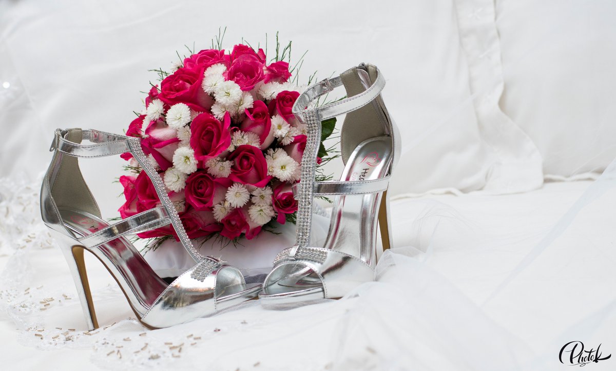 ¡Editando detalles de una preciosa ceremonia! #PhotoK