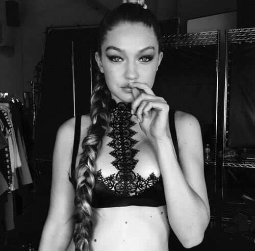 xeniascare_'s tweet photo. b/w https://t.co/CI8ySsR3MA