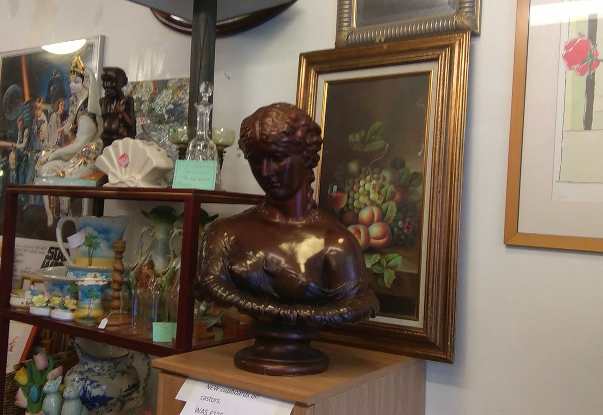 ElthamArts's tweet image. Lots for sale at #SanFairyAnne 222 #Eltham High St closing down sale #retro #vintage  #furniture . Offers invited