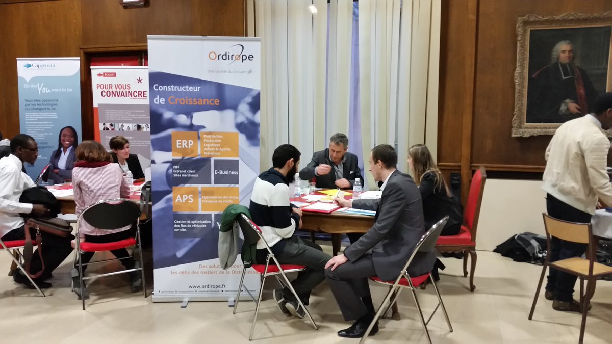 MGAMVB's tweet photo. C'est parti pour les #recrutements à  la #MIAGE pour @OrdiropeERP  @gfiinformatique. Un très bon cru.. https://t.co/hYHE7vbzO3