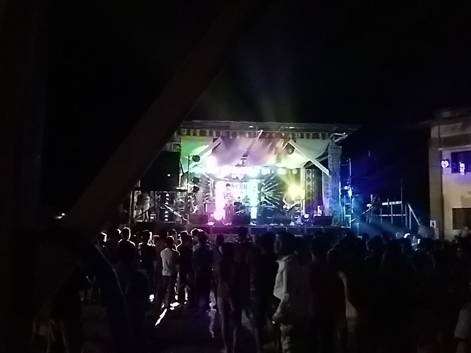 #whitestrandband