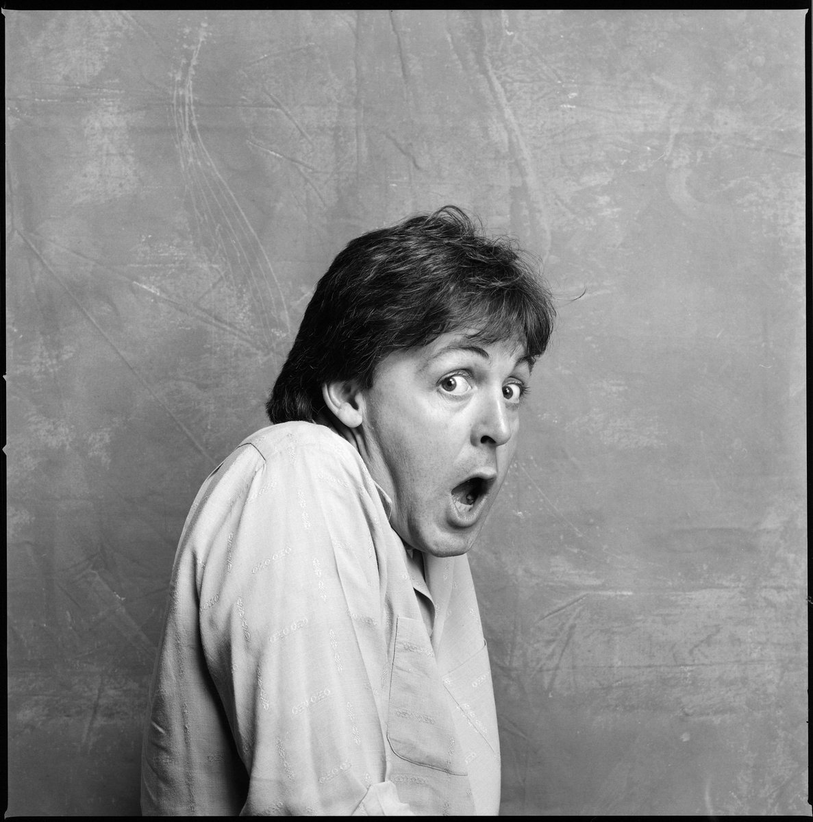 Twitter 上的Paul McCartney："Paul at AIR Studios, London, 1982. Photo by  #LindaMcCartney #ThrowbackThursday #TBT https://t.co/glSU6PuD0U" / Twitter