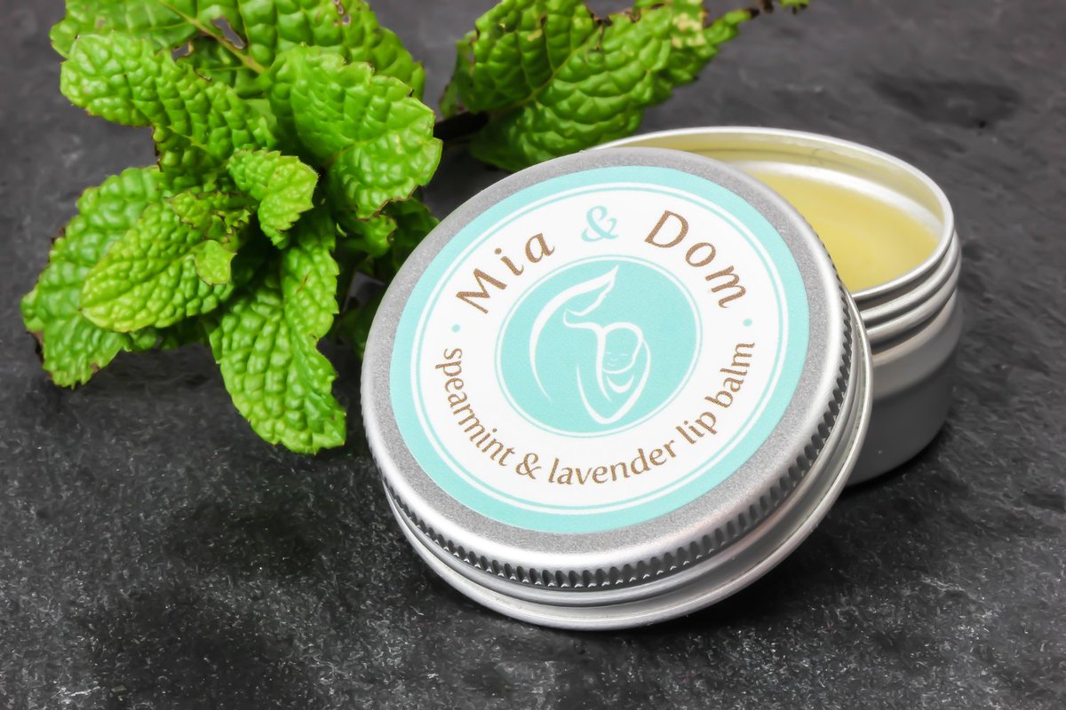 #winter esstential 
Buy one today &amp; get one free today only! RT
miadomskincare.com/product/lip-ba…