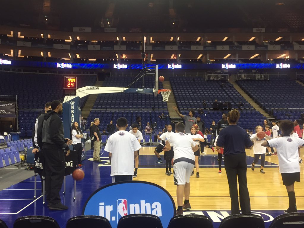 How to feel short, head down to an <a href="/NBA/">NBA</a> practise! 5ft4 doesn't quite cut it....