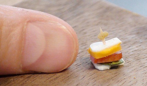 RealStanDavis's tweet image. “Tiny Sandwich. #tinyobjects #tinystuff #sotiny... ift.tt/1Wbi8CX