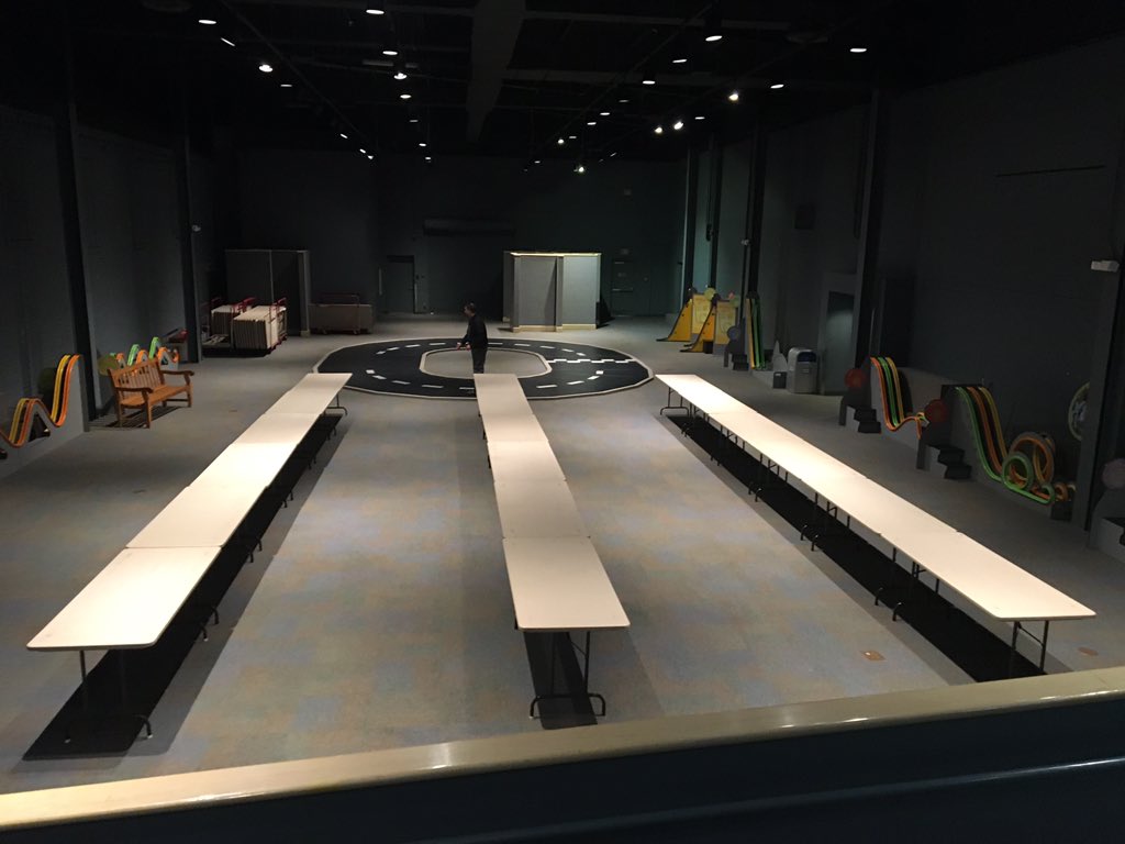 MrDscience's tweet photo. Setting up for @wsfcs elementary #sciencefair @SciWorksMuseum #bringontheprojects #youngscientist https://t.co/izZGsLG415